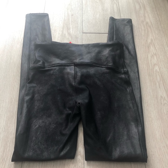 *SOLD* Spanx faux leather pleather leggings medium - Picture 9 of 14